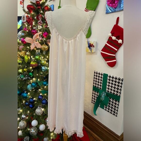 Vintage 1940s Dora Gottlieb Liquid Satin Lace Trim Pink Nightgown - Picture 4 of 9